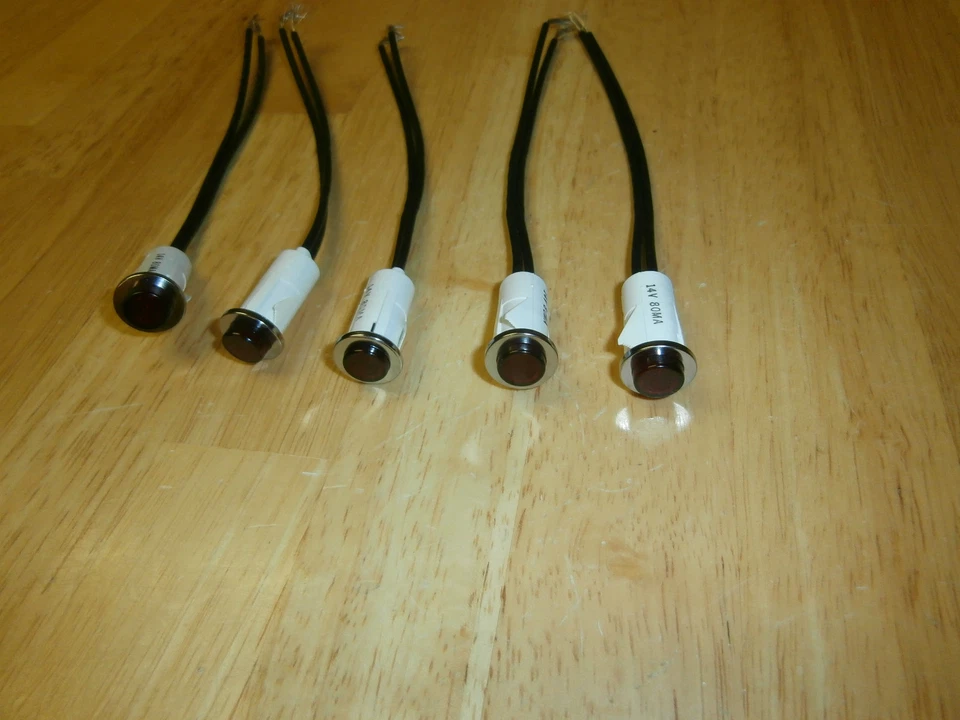 14 Вольт красный панель крепление индикатор лампа в сборе лот из 5, Littelfuse, новый из старых запасов - Изображение 2 из 3