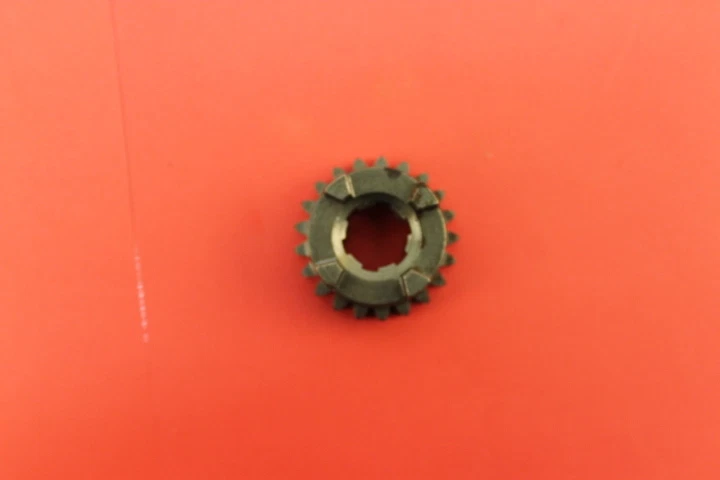 NOS HONDA Z50R Z50A ATC70 C70 EJE PRINCIPAL ENGRANAJE SUPERIOR (21T) PIEZA # 23471-041-040 Foto 3 de 4