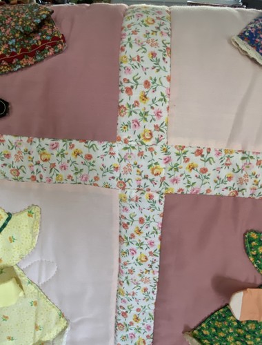 Adorable Hand Made Sun Bonnet Sue Patchwork Appliqué Quilt 42x55 - Picture 9 of 13