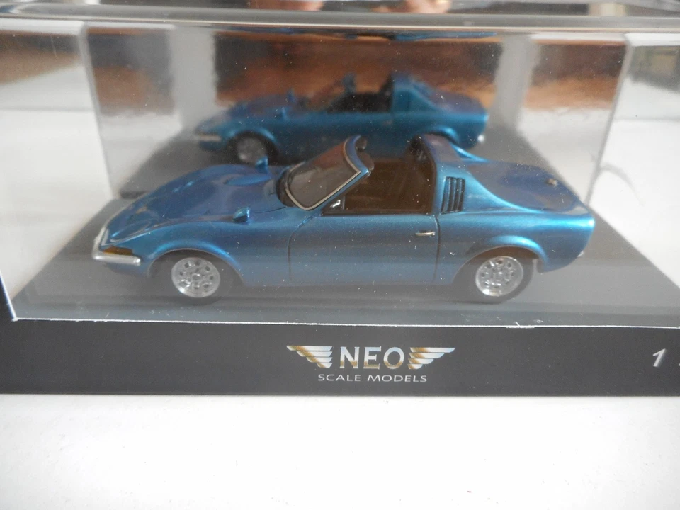 Neo Scale Models Opel GT Aero en bleu au 1:43 en boîte - Photo 2/2