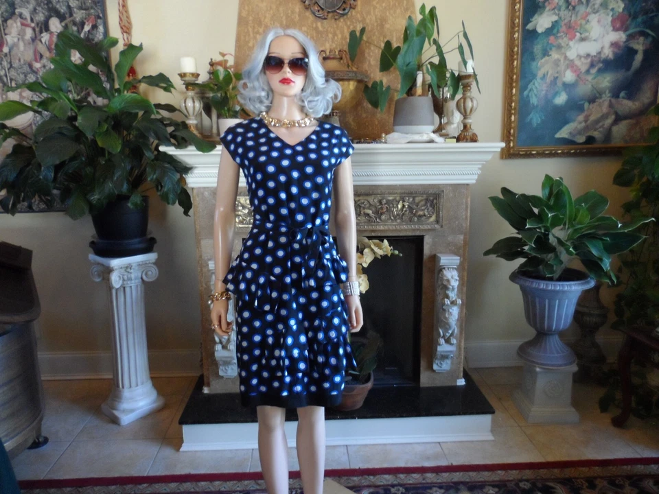 Vestido Boutique Moschino preto e azul assimétrico babado bolinhas tamanho EUA 2 - Imagem 2 de 4