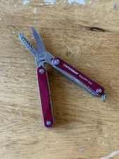 Leatherman Squirt ES4 Multitool Electrician Red Working Scissors Used