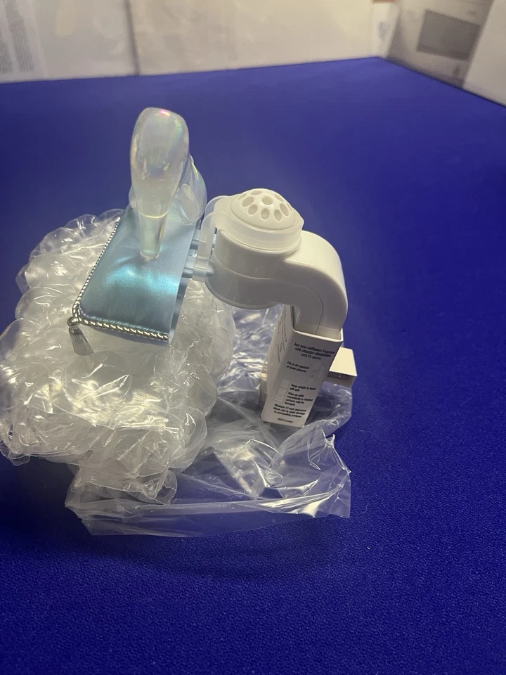 Bath and Body Works Disney Princess Cinderella Slipper Wallflower Plug In NEW - Image 2 of 4