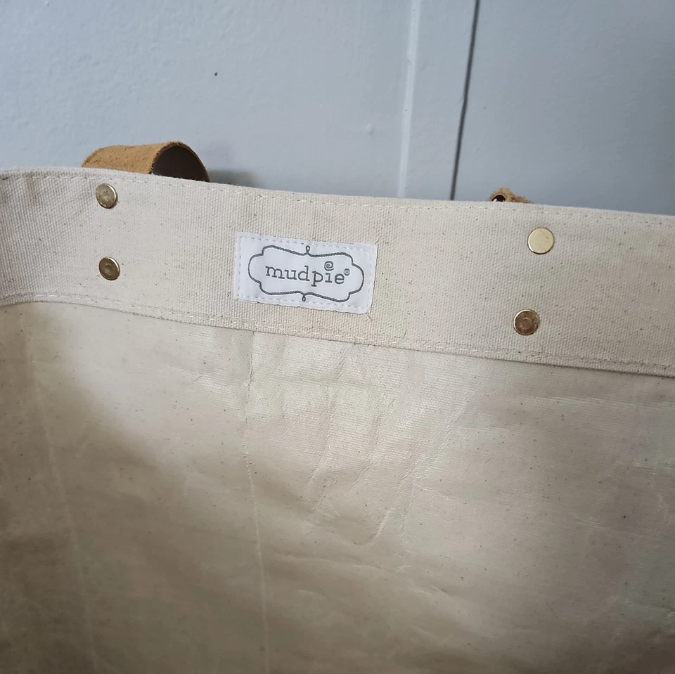 BOLSO DE MANO NOVIA GRANDE CON LENTEJUELAS DORADAS MUD PIE Foto 3 de 4