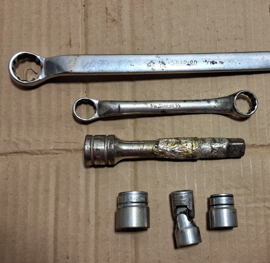 Snap on Tools Lot of 7 Combo Wrenches, sockets, extension, plus - Image 2 of 4