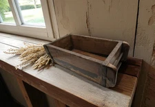 Vintage Old Wooden Rustic Plain Brick Mold Farmhouse Cabin Decor Man-Cave Shelf