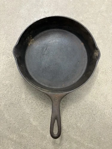 Wagner Ware Sidney O #8 Cast Iron Skillet 1058M Heat Ring Double Spout Antique