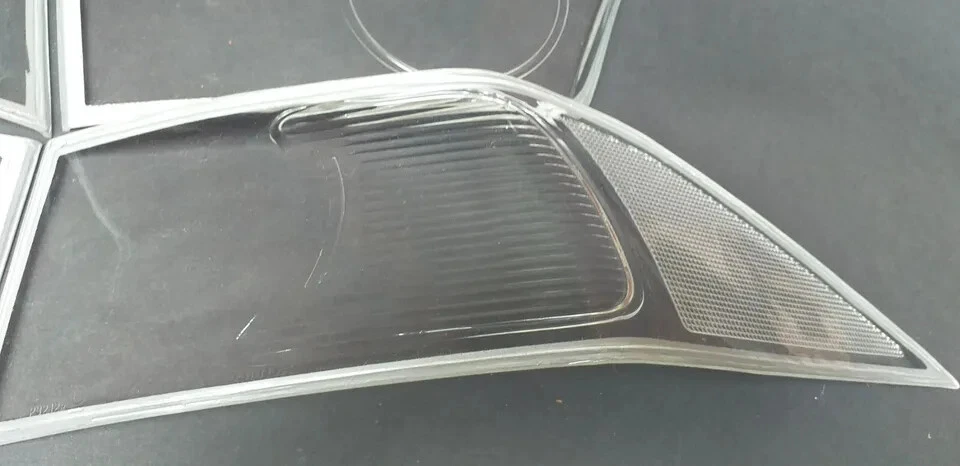 2004 TO 2008 ACURA CL7  TSX  ALL CLEAR TAILLIGHT LENSES - Image 4 of 4