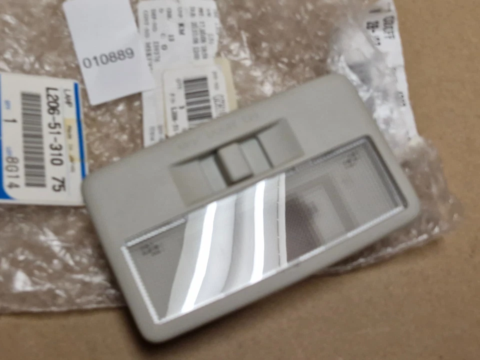 Luz domo Mazda CX-9 CX9 2010-2015 L20651310 75 genuina nueva OEM Foto 3 de 4