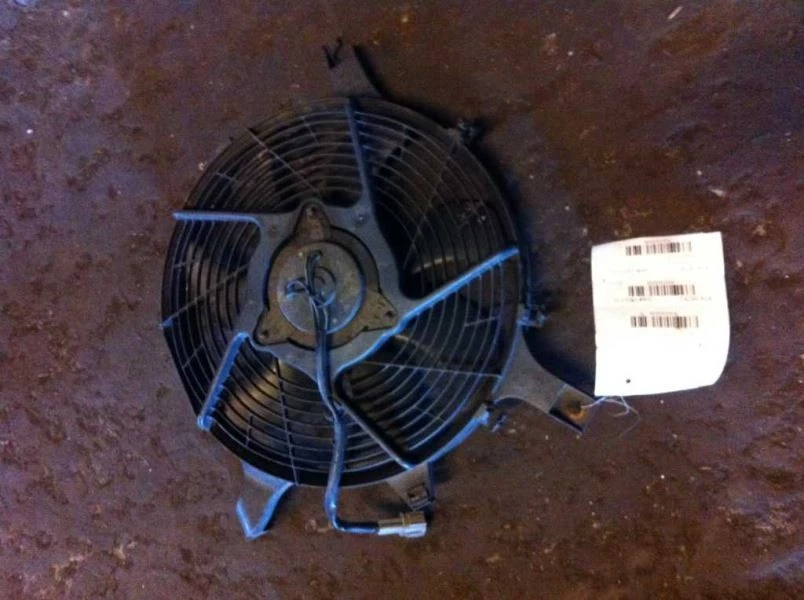 99-00 Nissan Frontier Ventilador Motor Ventilador Conjunto Condensador 6 Cilindros Foto 4 de 4