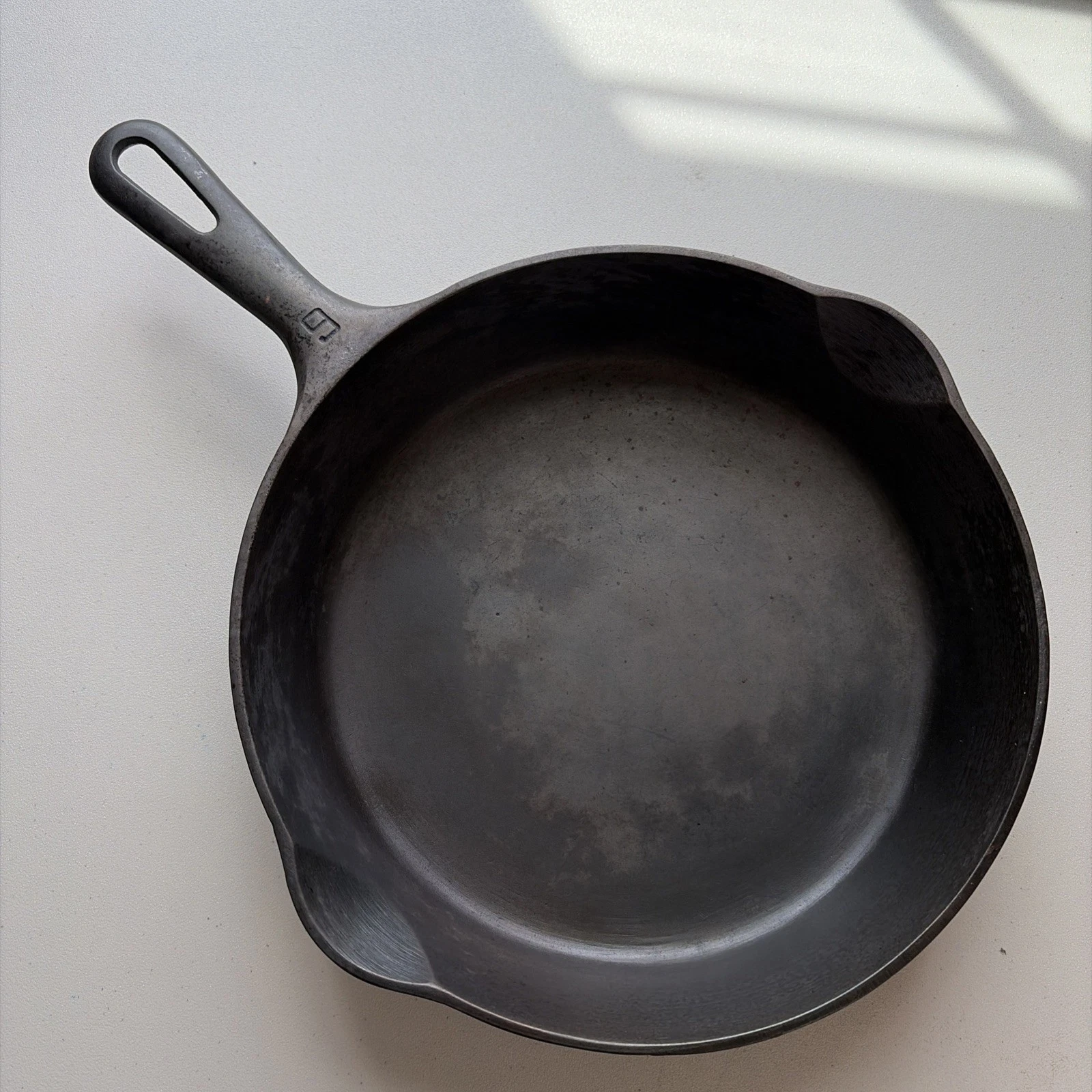 Vtg. Griswold Cast Iron no. 6 skillet - 699 T - Erie PA - Frying Pan