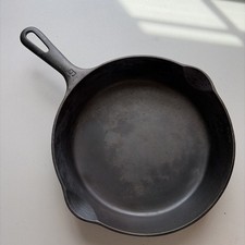 Vtg. Griswold Cast Iron no. 6 skillet - 699 T...