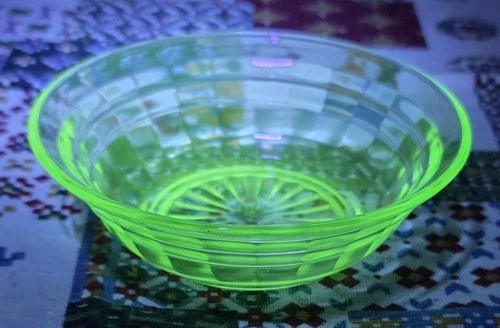 Anchor Hocking Block Optic Dessert Green Glass Bowl Uranium 4.25" Vaseline Glow