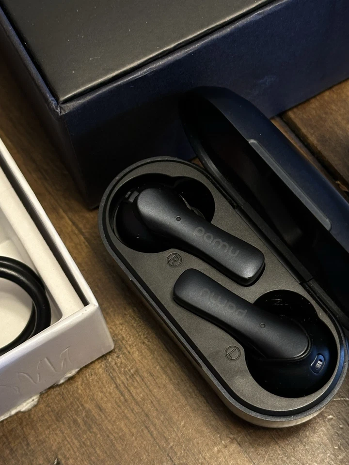 Earphones for parts - Image 4 of 4