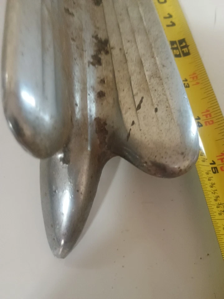 Usado OEM Mopar cromo capó adorno 1152452 1946-1948 Chrysler Windsor (876) Foto 3 de 4