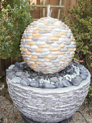 Wasserspiel Brunnen bunte Kugel mit LED  Neu