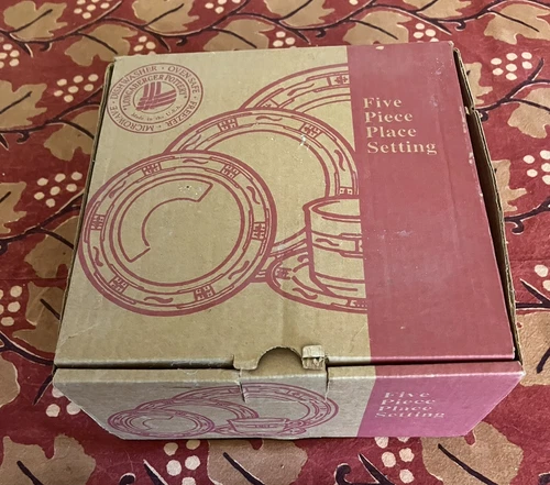LONGABERGER WOVEN TRADITIONS POTTERY 5 PIECE PLACE SETTING HERITAGE GREEN BOX