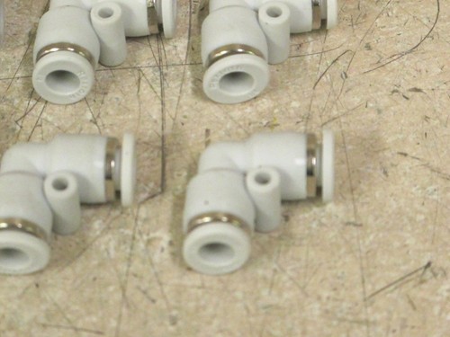 9 pcs REXROTH PUSH TO CONNECT AIR FITTINGS 1/4" Tube Elbows R432000208 - Picture 3 of 4