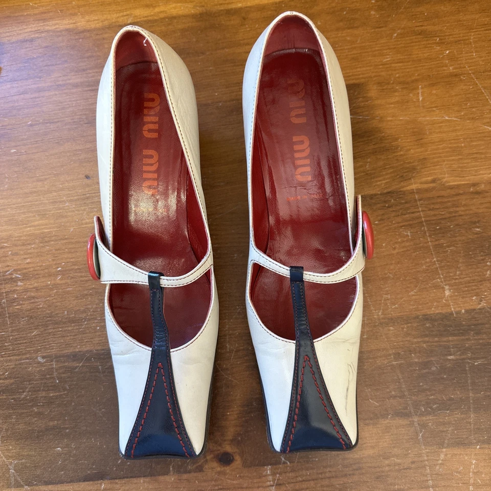 VTG MIU MIU TWO TONE SQUARE TOE MARY JANES 37.5 RED Button KITTEN HEEL Classic - Image 3 of 4