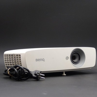 Full-HD Beamer BenQ TH683 3.200 Ansi Lumen HDMI