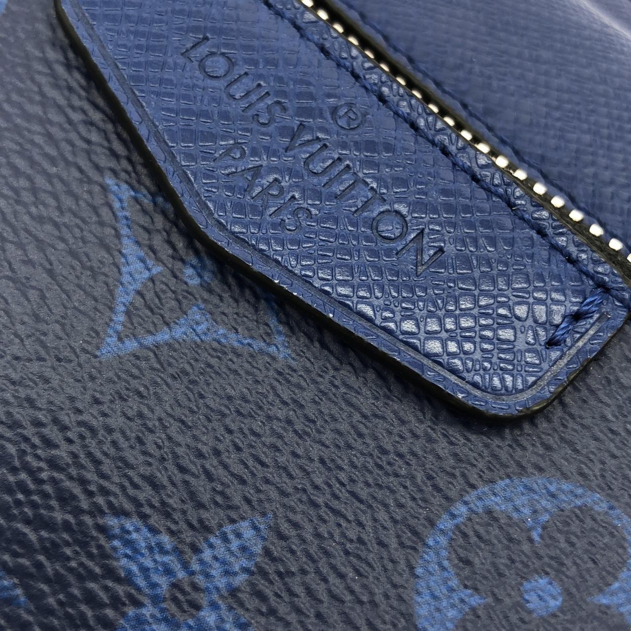 Authentic Louis Vuitton Taiga Lama Outdoor Messenger PM Shoulder Bag M30242 ... image 5