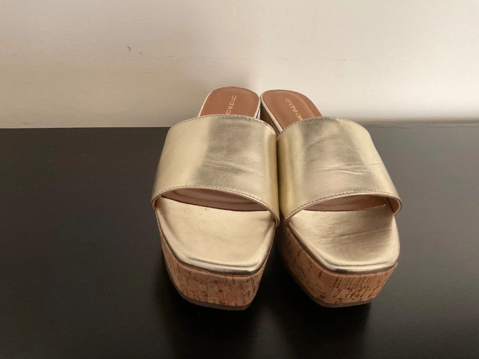 ANDRE ASSOUS Mujer Plataforma Dorada Acento Corcho Metálico Acolchado Talla 8 Foto 3 de 4