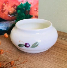 Vintage ceramic salt dish with floral pattern, Pinch pot, Salt cellar, Salt pig