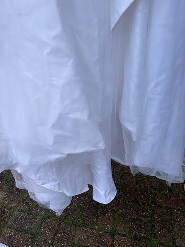 wedding dress size 16 pre owned - Picture 10 of 11