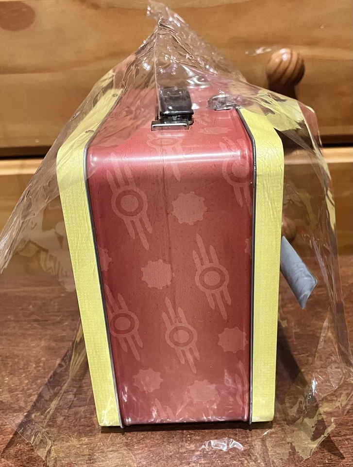 Fallout 76 Tin Tote Replica Lunch Box - Image 4 of 4