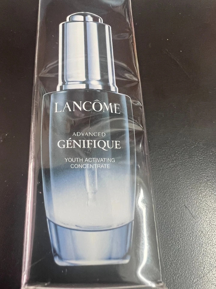 Suero concentrado activador juvenil Lancome Advanced Genifique 20 ml/0,67 oz 0757 Foto 4 de 4