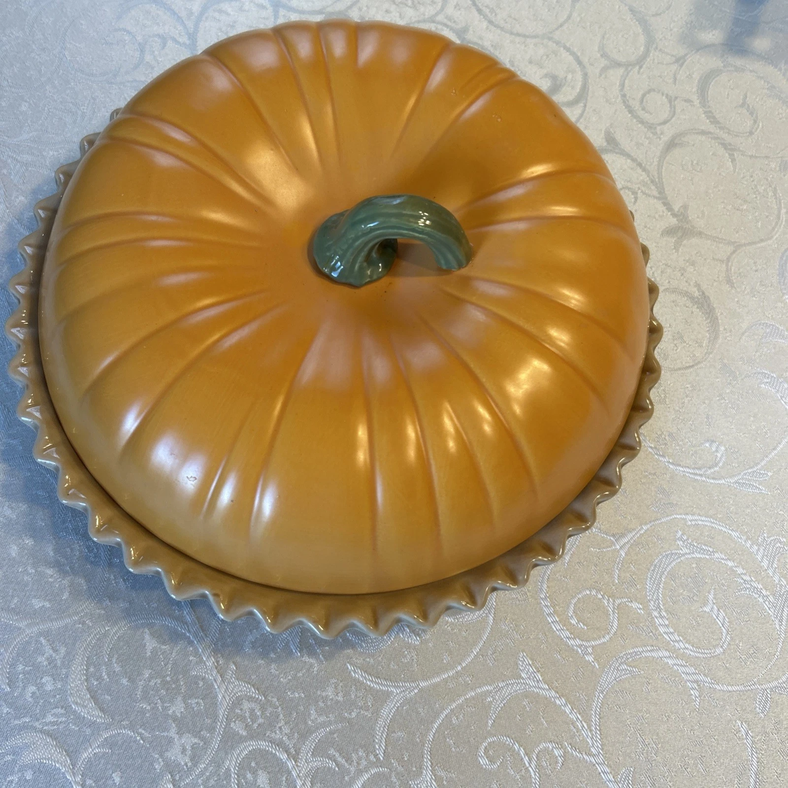 Vintage Pumpkin Pie 11.5" Plate With Lid Ceramic Baking Pie Covered Dish Holiday