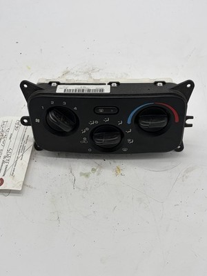   2004 - 2007 Jeep Liberty A/C  Climate Control Heater Defrost