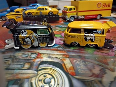 Hot Wheels Kool Kombi Set (Mooneyes & Nightmare B4 Christmas) 