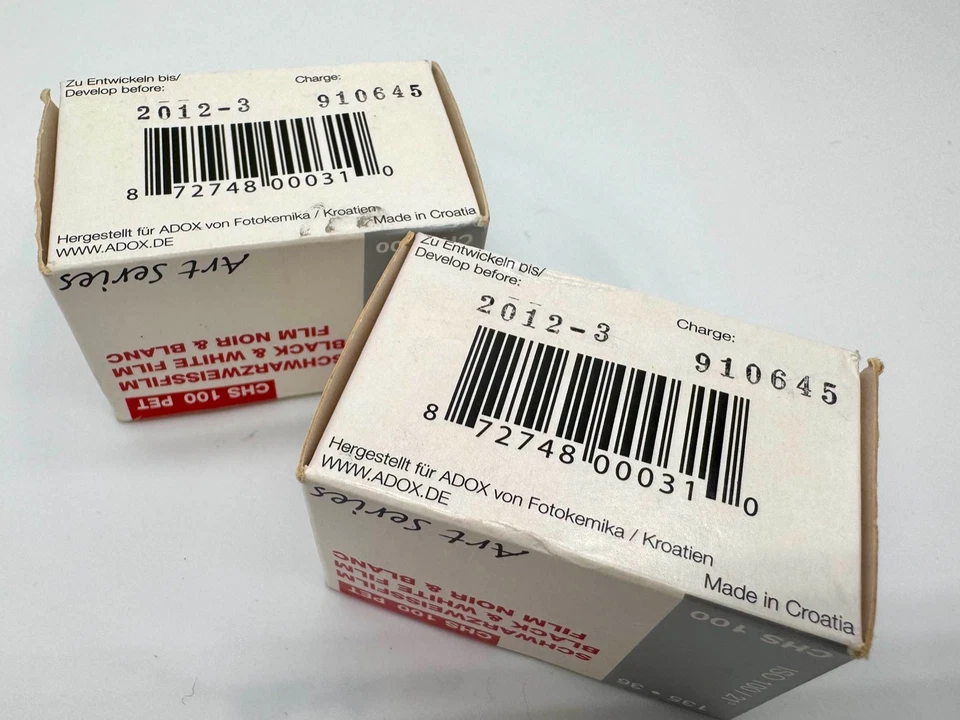 2 rollos de película impresa Adox 35 mm en blanco y negro CHS 100 Art Series 2012 - Frozen Foto 2 de 3