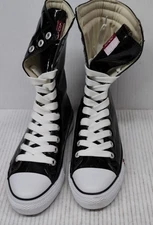 Levi's Iffle Casual Sneakers Women's 7.5  | White Black Low Top Comfort Footwear