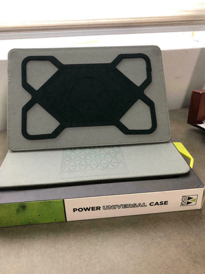 Estuche de batería M-Edge Folio Power 4000 mAh para dispositivos de 7-8 pulgadas - gris jaspeado Foto 3 de 4