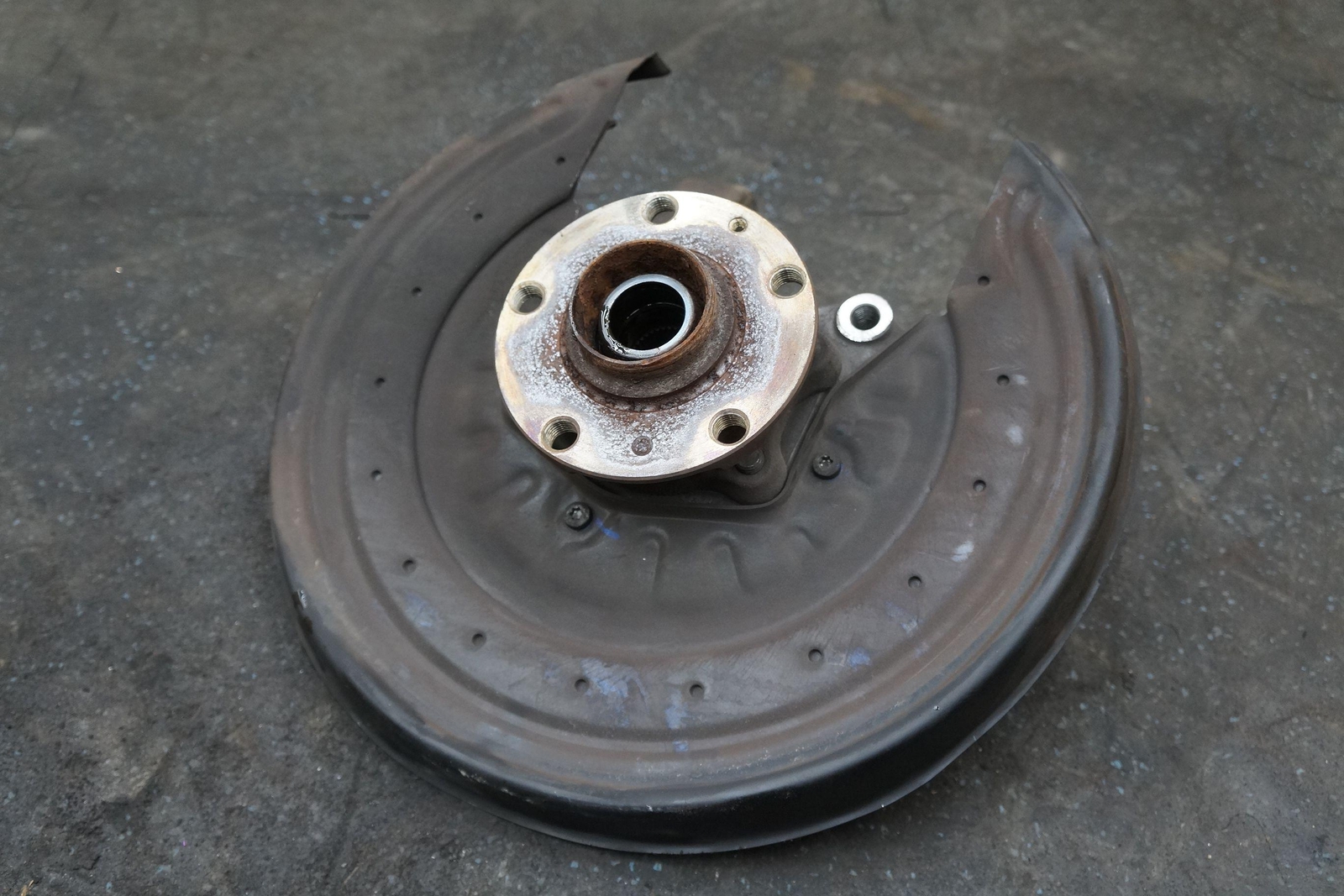 Rear Right Spindle Knuckle Hub 3D0505436 OEM Bentley Continental Flying Spur GT