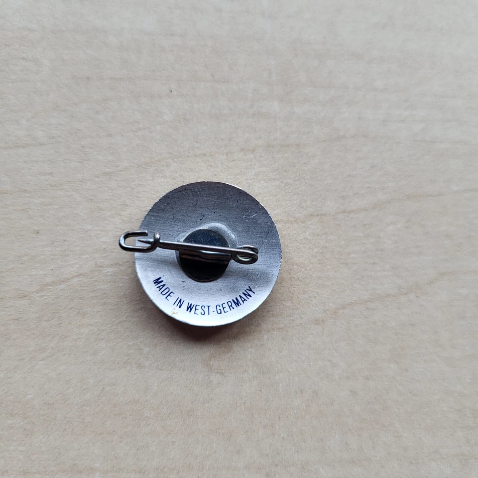 Vintage MERCEDES BENZ brooch Made in West Germany pin badge Car Logo Brosche - Image 2 of 2