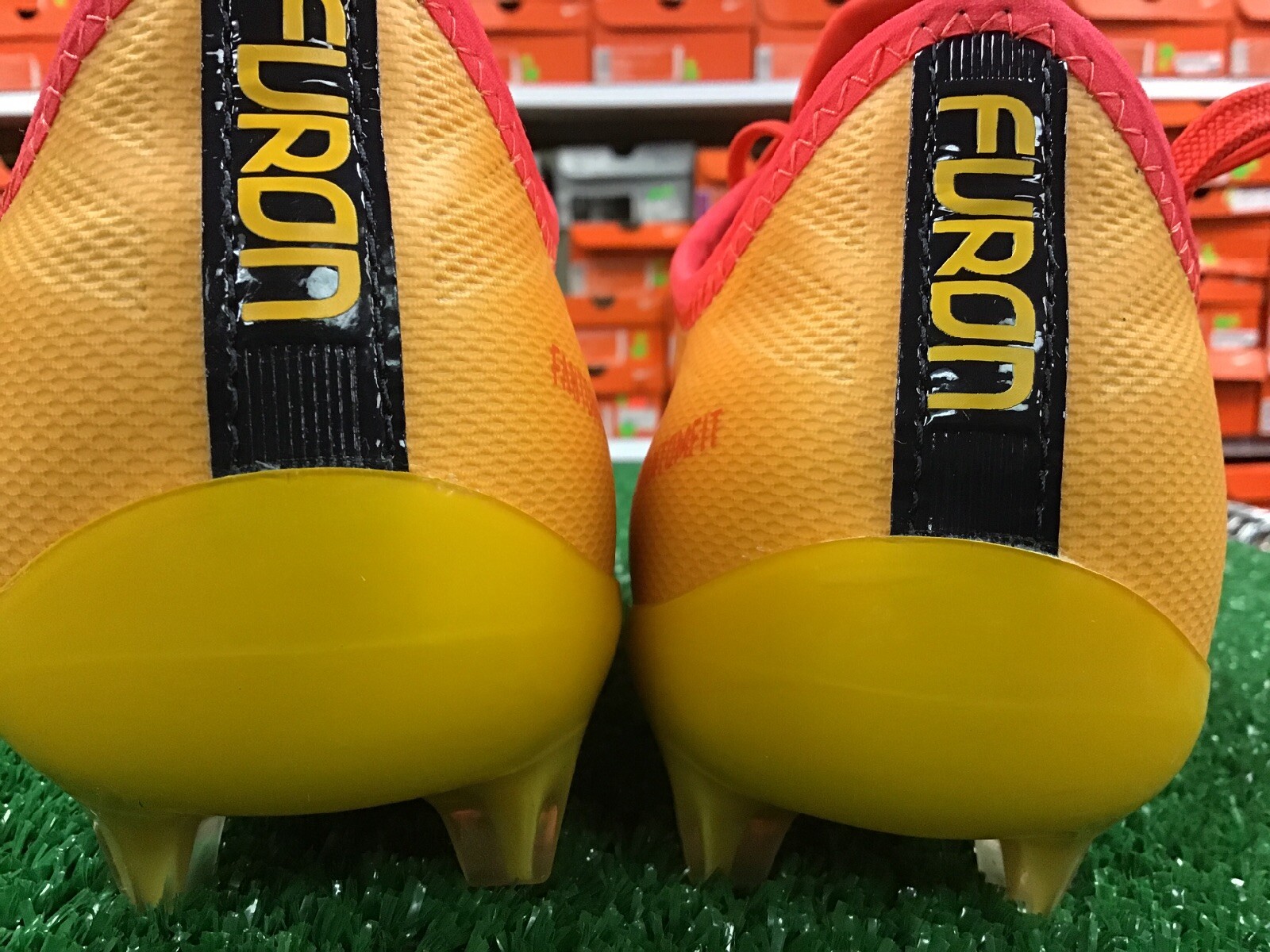 new balance furon mens gold