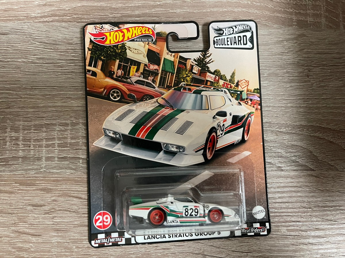 Hot Wheels Boulevard Premium Lancia Stratos & Corvette Z06 Drag