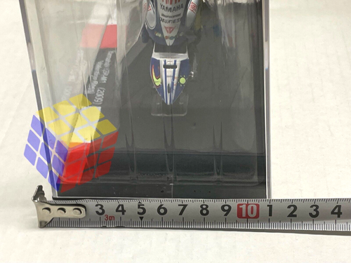 ☆Valentino Rossi #46• Moto GP 2009• Yamaha YZR-M1 Petronas +Figura Piloto (1/18) - Imagen 11 de 20
