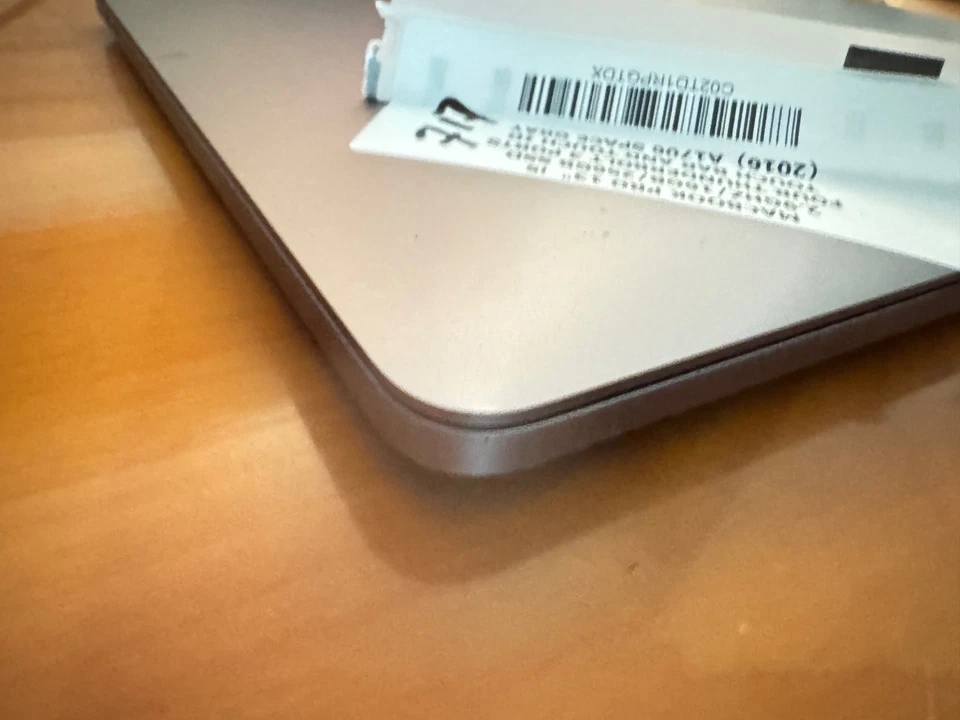 Apple Macbook Pro 13" A1706 2016 i5 16 gb RAM 256gb SSD space grey (717) - Immagine 3 di 4