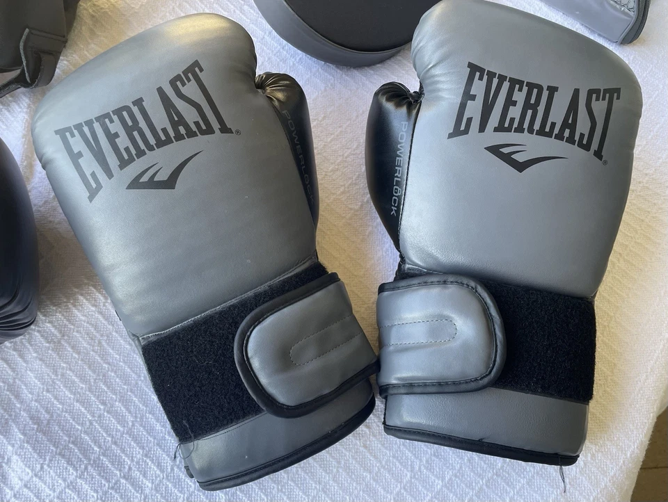 Mixed Lot Boxing Gear TITLE Headgear, Groin Protect, EVERLAST Gloves & Mitts, UB - Image 2 of 4