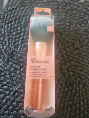 Real Techniques Ultra Plush Brush For Powder Foundation Setting & Bronzer New