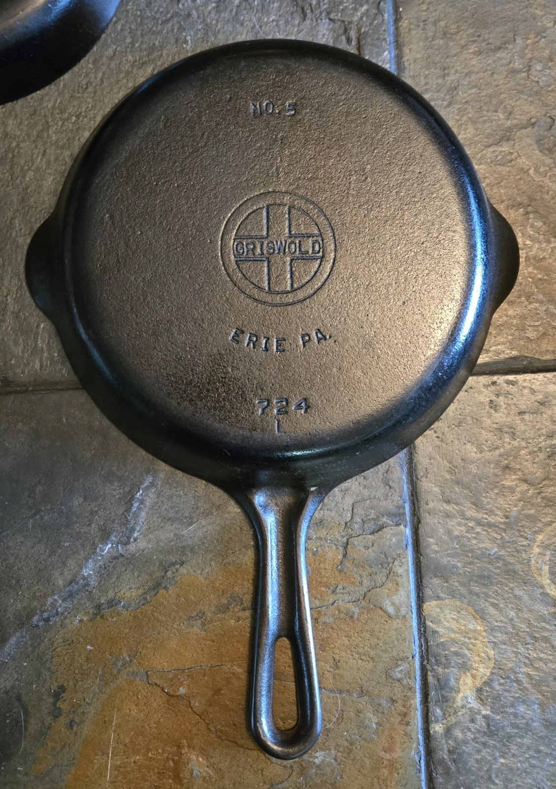 Vintage Griswold #5 Cast Iron Pan Skillet 724 L Erie PA RESTORED