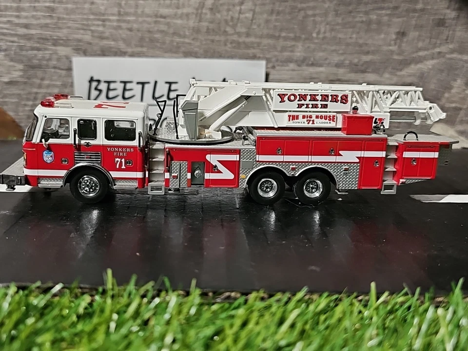 Vntg Code 3 Collectables 1:64 Diecast Yonkers, Ny. Am. LeFrance Tower Truck 71 - Image 3 of 4