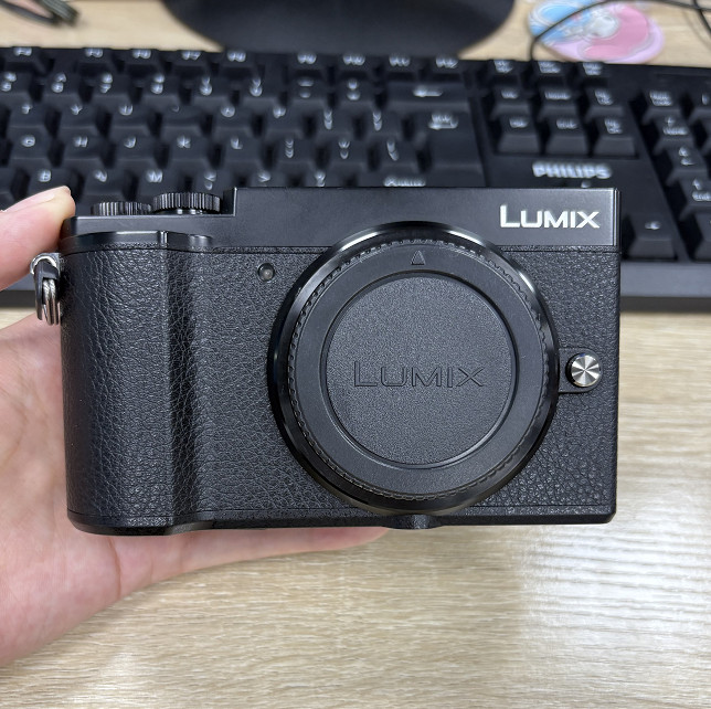 Panasonic Lumix DC-GX9 20.3MP Mirrorless Camera Body Only Bl