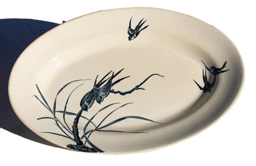 Grand plat ovale en faïence de Longwy modèle Japonais décor oiseaux Hirondelles - Picture 2 of 8
