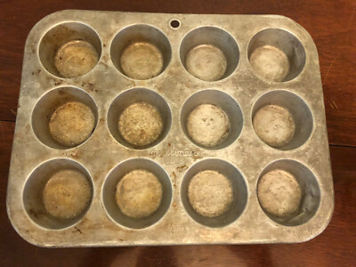 Vintage United Aircraft Products/UAP Muffinaire Muffin Pan 12 Cupcake  Count