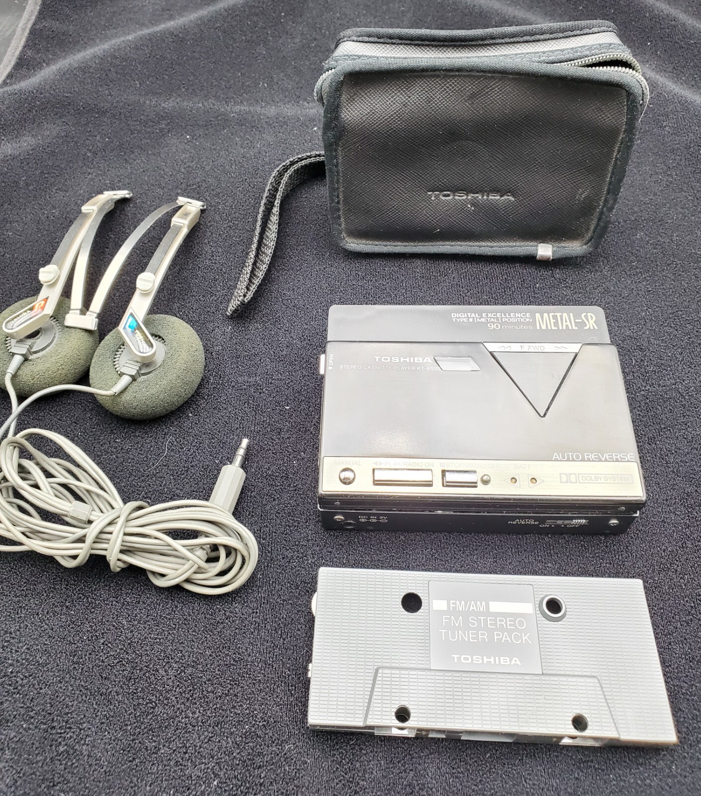 TOSHIBA KT-AS10 PORTABLE RADIO/CASSETTE PLAYER STEREO HEADPHONES SERVICED  JAPAN